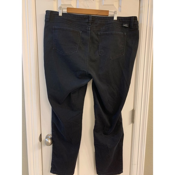 TORRID Source of Wisdom London Skinny - Picture 7 of 7